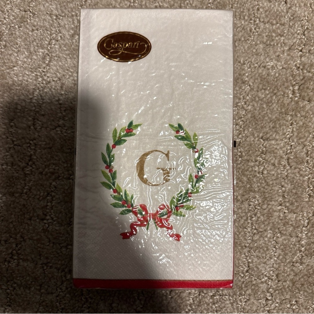 Caspari Christmas Laurel Wreath Monogram Letter G 15 Triple Ply Napkins 33x40